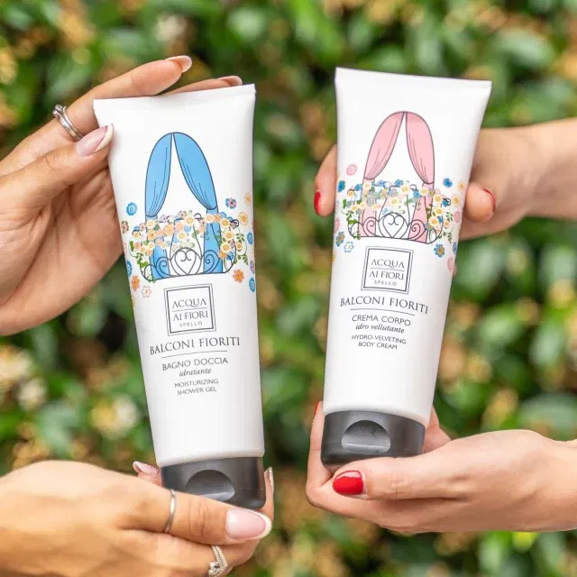 𝓡𝓲𝓽𝓾𝓪𝓵𝓮 𝓭𝓲 𝓫𝓮𝓷𝓮𝓼𝓼𝓮𝓻𝓮 🫧 

Un invito semplice: rallenta, respira, prenditi cura di te 🫶🏻

Scopri la nostra #lineacorpo 👇🏼

Texture setose, profumo di fiori, formule delicate che rendono la cura quotidiana un vero #ritualedibenessere 🌸

#acquaaifioridispello