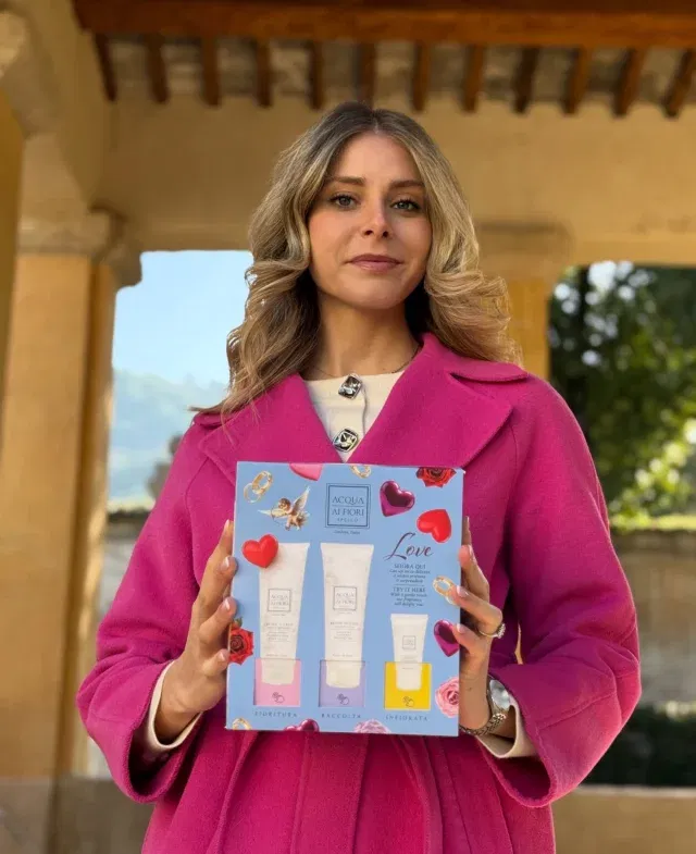 Cupido ha colpito 💘

A San Valentino regala la nuova box LOVE ✨

La meraviglia inizia dalla magia del cofanetto… sfiorando la confezione senti già le fragranze 🫧 

Scopri di più nelle stories 📲 

#acquaaifiori 
#acquaaifioridispello 
#love
#happyvalentine