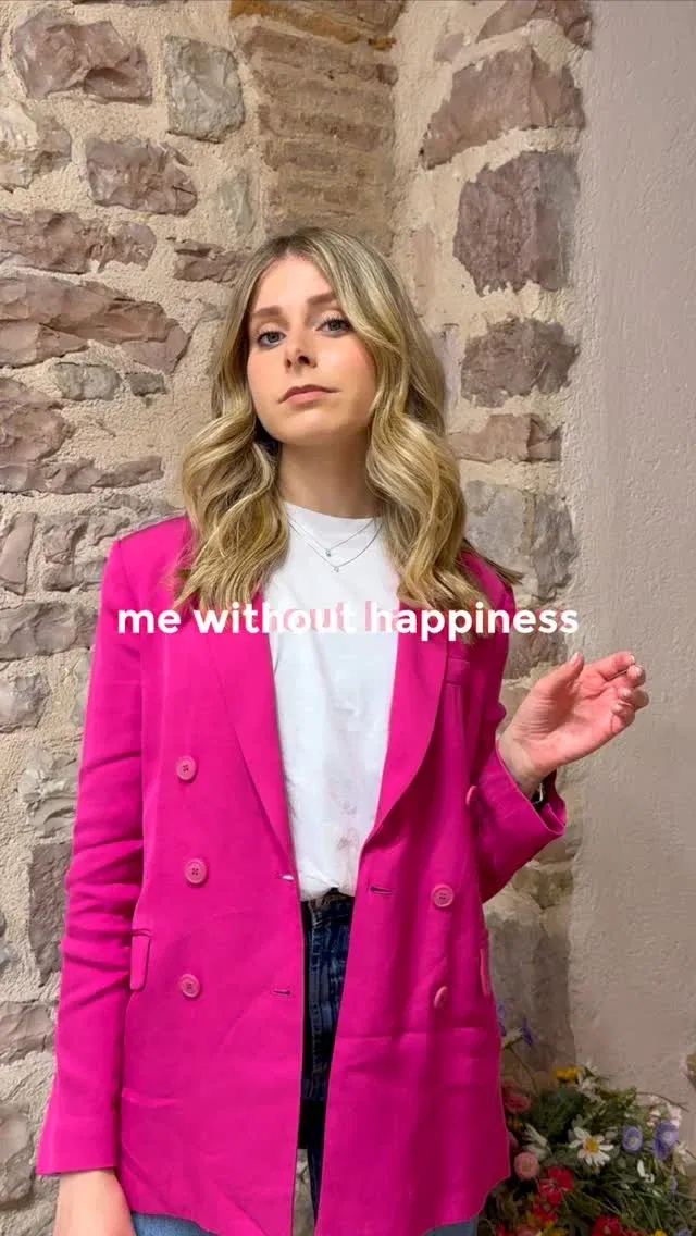 Happiness is… 🫧🌸✨🧴💖

Vi aspettiamo nelle nostre #boutique ufficiali 🛍️ 

#acquaaifiori
#acquaaifioridispello 
#happiness
#ilovebeauty
